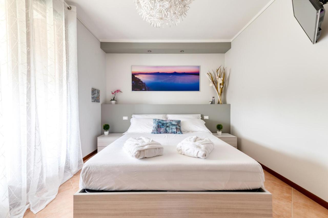 Wolf House - Sirmione Holiday Екстер'єр фото