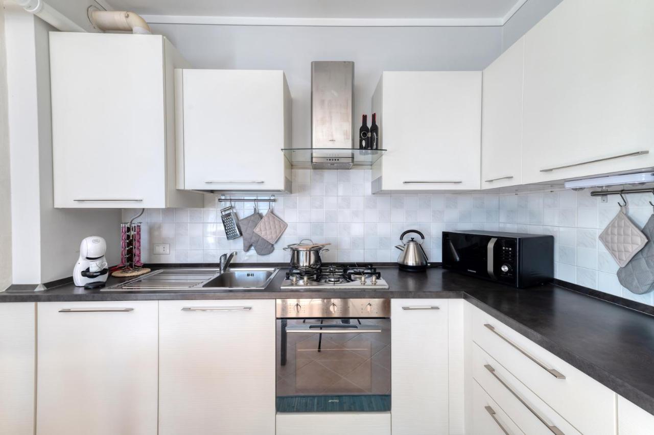 Wolf House - Sirmione Holiday Екстер'єр фото
