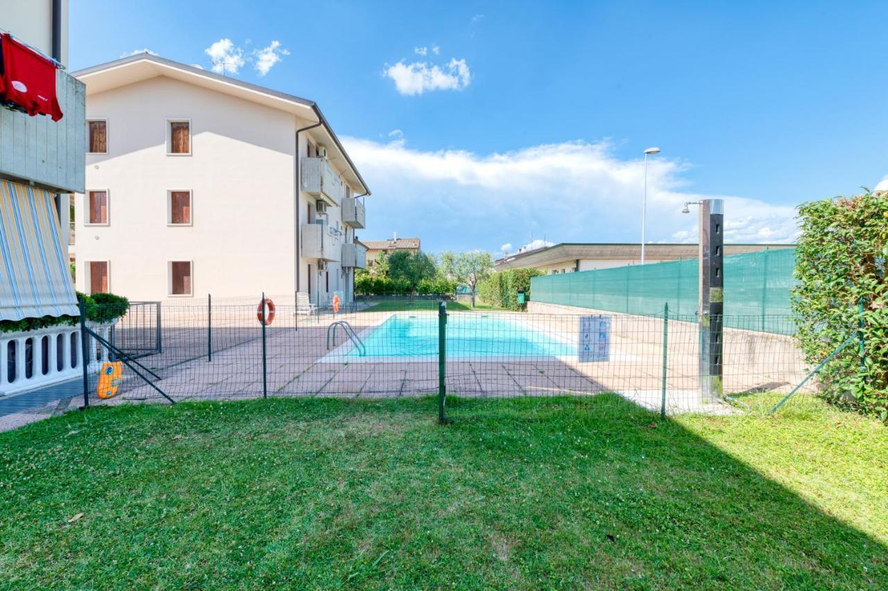Wolf House - Sirmione Holiday Екстер'єр фото